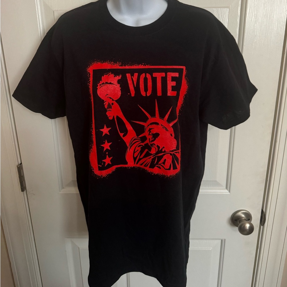 Vote Statue Of Liberty Activist Short Sleeve Black Medium Women's T-Shirt NWOT
